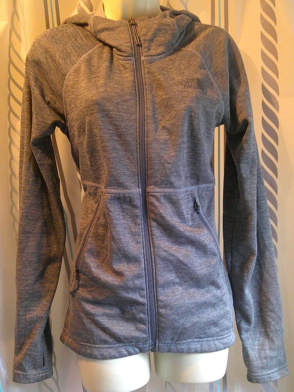 The North Face Micro-Fleece Lined Fitness HOODIE Jacket Thumb Holes Woman Sz S